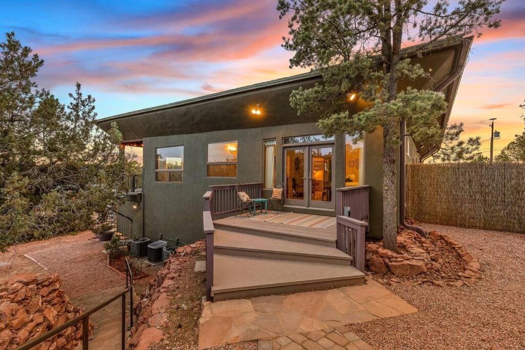 Close To Fresh Creek! Sleeps 12 ~ Amazing Views W/Serene Open Space ~ Hot Tub + Game Room ~ Trails Outside Sedona Luaran gambar