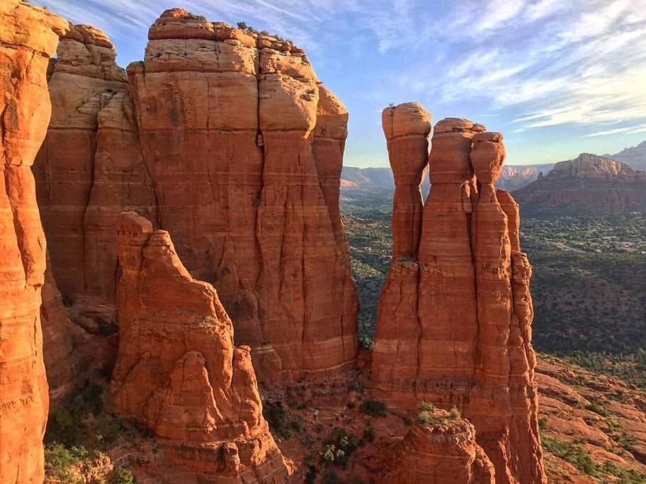 Close To Fresh Creek! Sleeps 12 ~ Amazing Views W/Serene Open Space ~ Hot Tub + Game Room ~ Trails Outside Sedona Luaran gambar