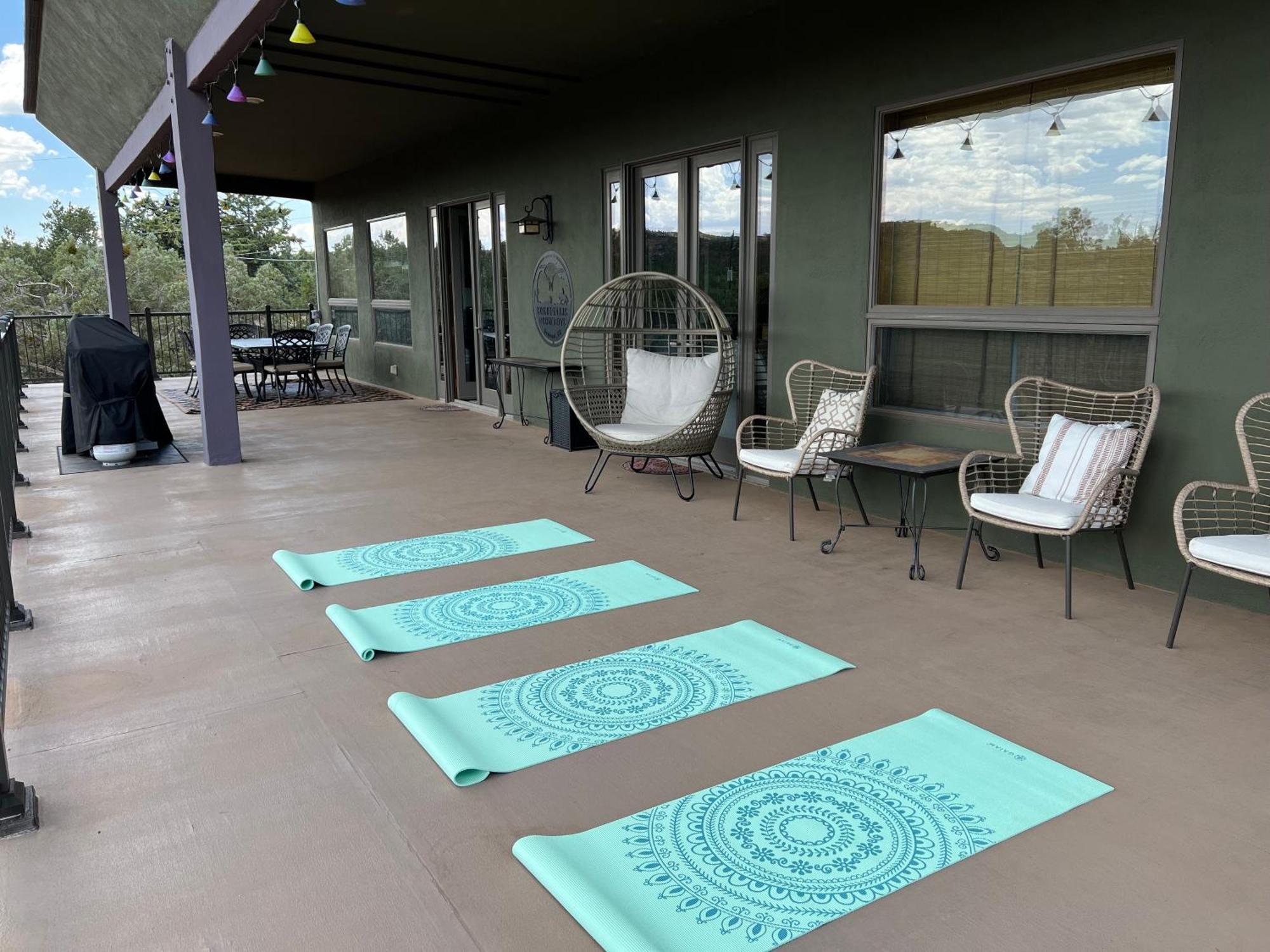 Close To Fresh Creek! Sleeps 12 ~ Amazing Views W/Serene Open Space ~ Hot Tub + Game Room ~ Trails Outside Sedona Luaran gambar