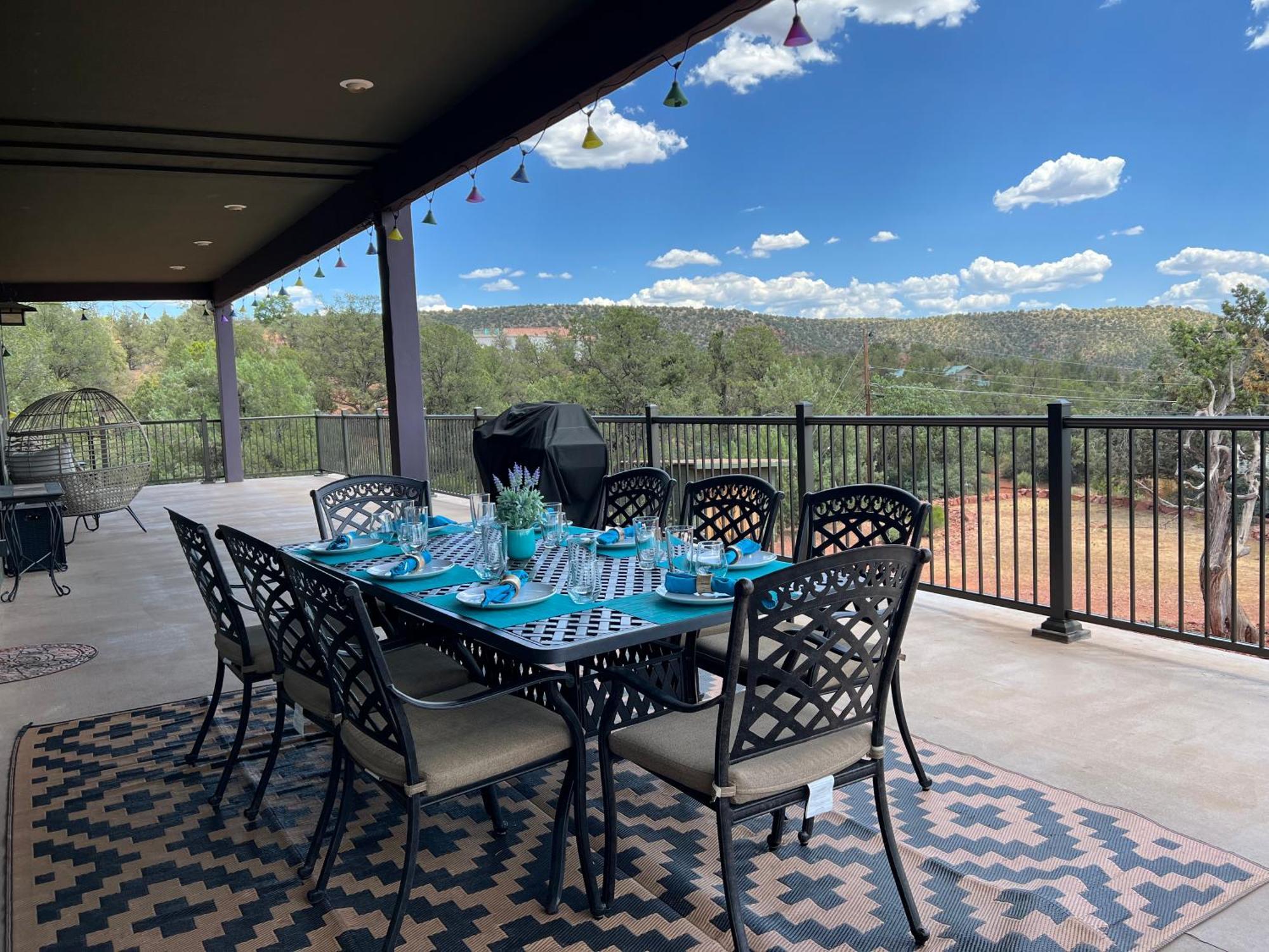 Close To Fresh Creek! Sleeps 12 ~ Amazing Views W/Serene Open Space ~ Hot Tub + Game Room ~ Trails Outside Sedona Luaran gambar